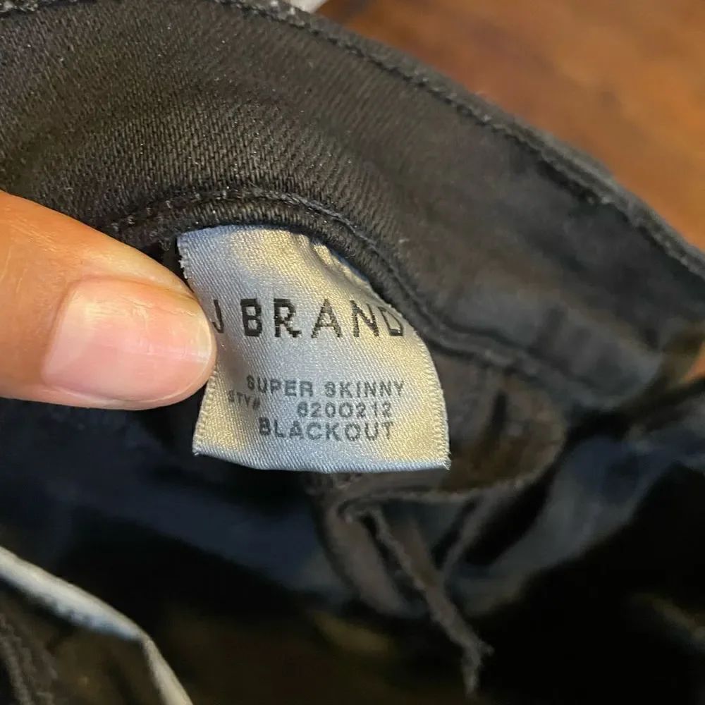 J Brand Jeans   - Picture 4 of 6